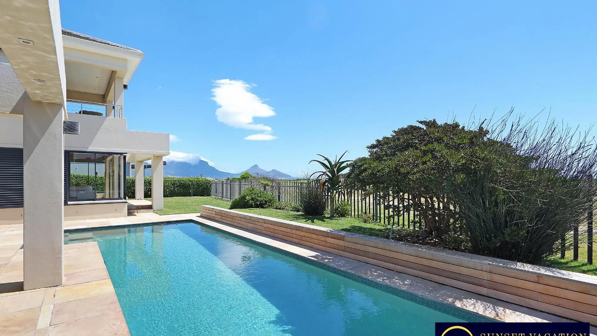 Kite Surfers Beach Villa Cape Town