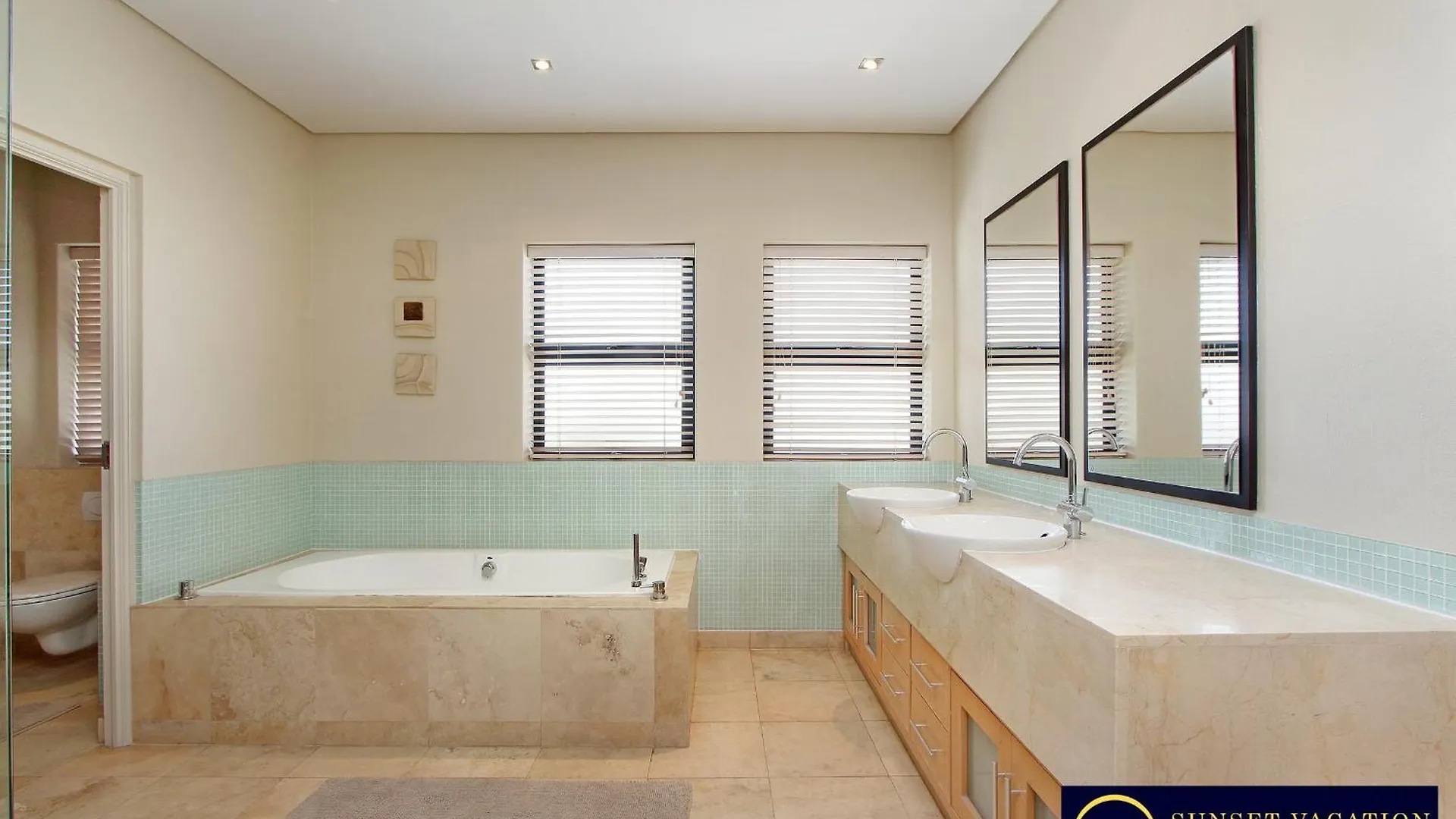 Kite Surfers Beach Villa Cape Town